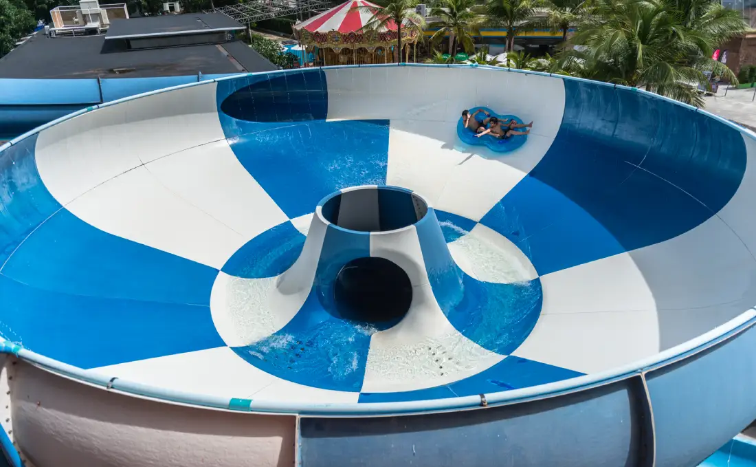 горка Superbowl в аквапарке Splash Jungle