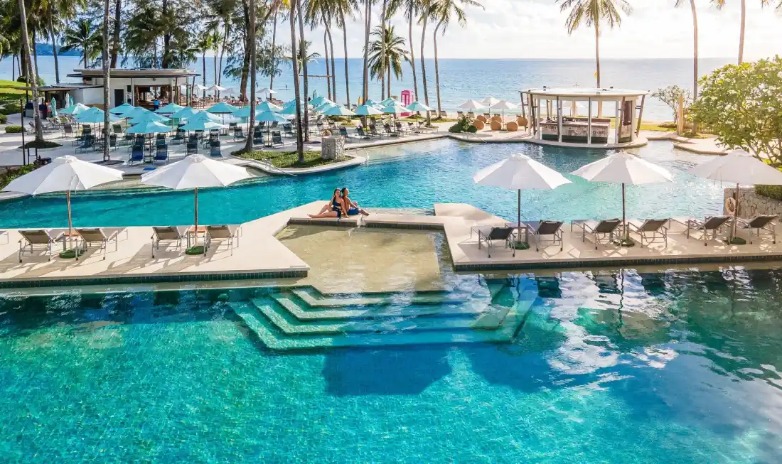 территория курорта Laguna Phuket
