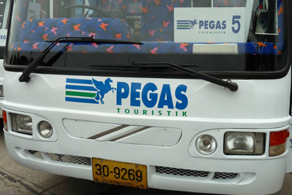 Автобус Пегас Туристик перевернулся в Таиланде