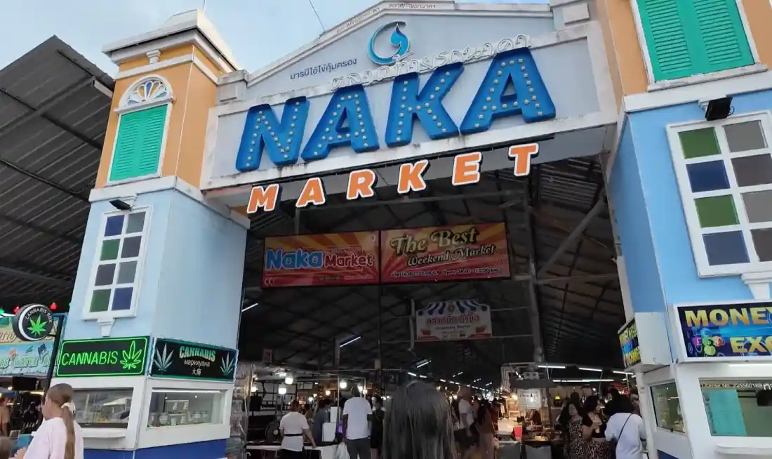 Naka Weekend Market в Пхукет Тауне
